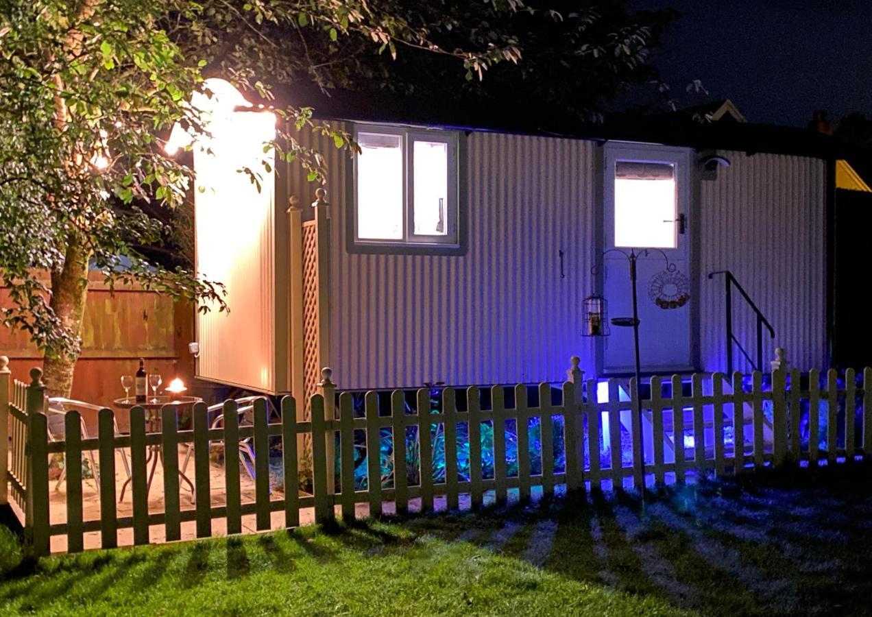 The Duck House Apartment Суонзи Екстериор снимка